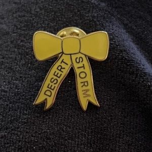 vintage Dessert Storm ribbon pin